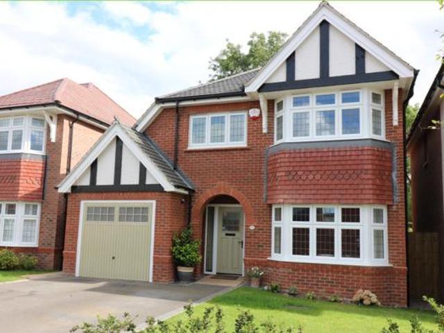 House for sale in Crookhill, Worcestershire
