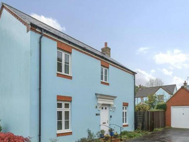 House for sale in Bell Hill, East Hampshire