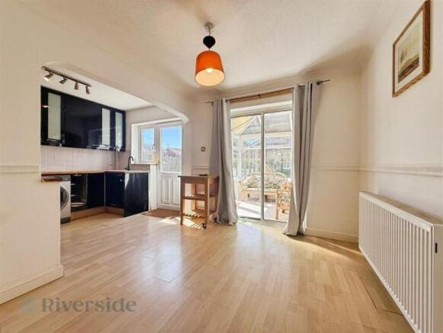 Farm for sale in Drypool, Hull