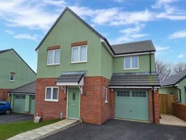 House for sale in Follaton, Strode