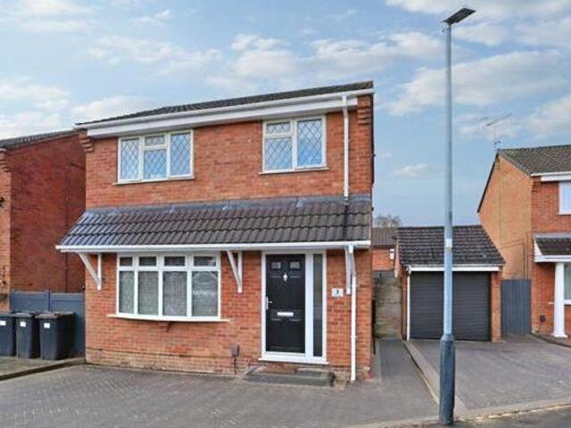 House for sale in Camp Hill, Warwickshire