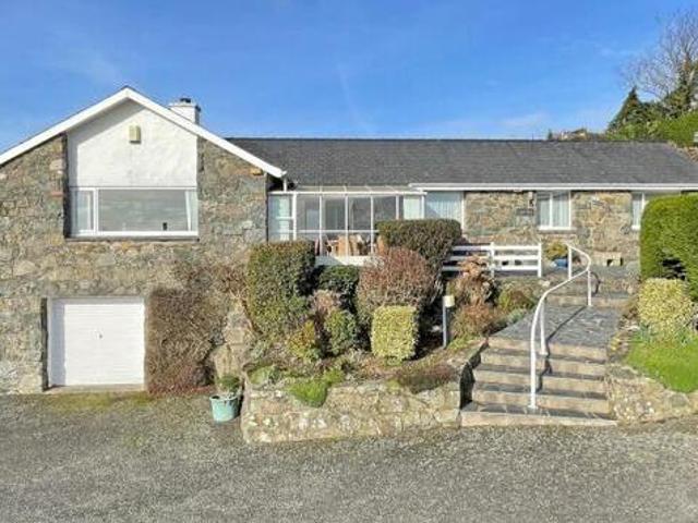 House for sale in Pwllheli