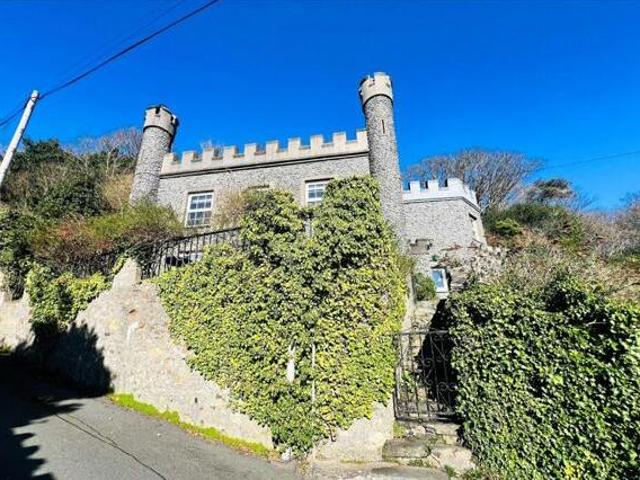 House for sale in Pwllheli