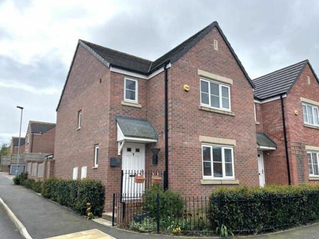 House for sale in Pogmoor, South Yorkshire