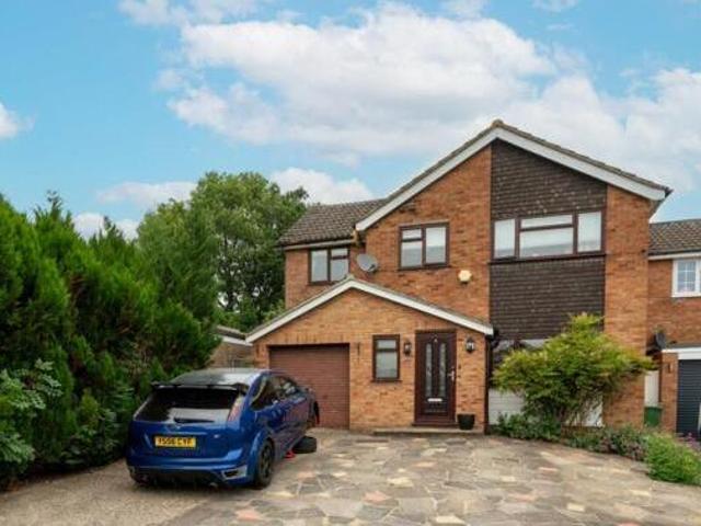 House for sale in Batchworth, Hertfordshire