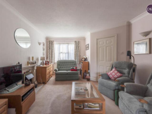 Farm for sale in North Watford, Watford