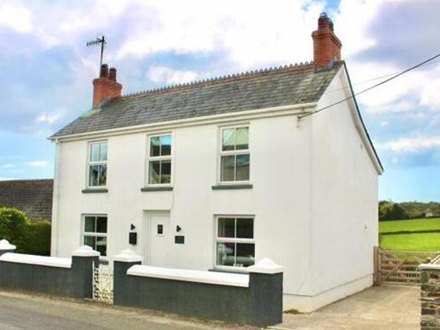 House for sale in Saundersfoot, Pembrokeshire