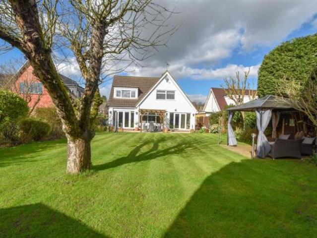 Farm for sale in Navestock Side