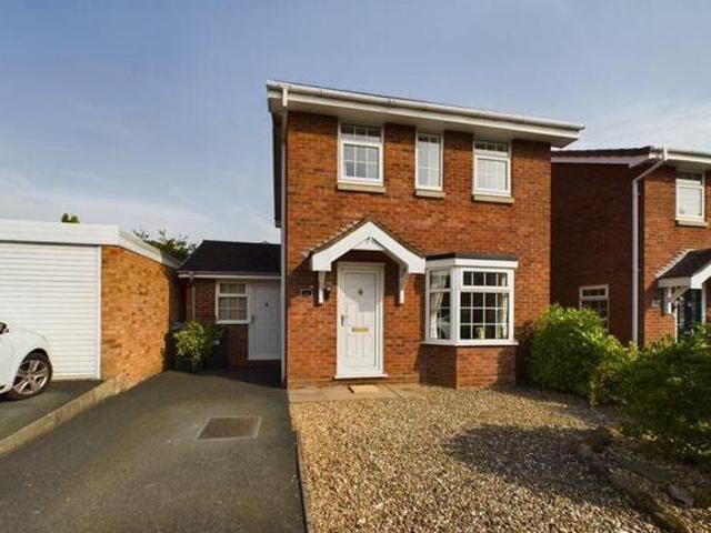 House for sale in The Wyke, The Hem