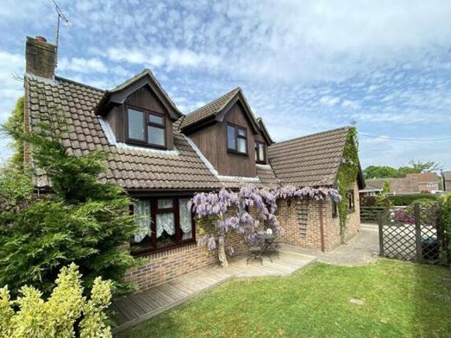 House for sale in Barton Stacey, Hampshire