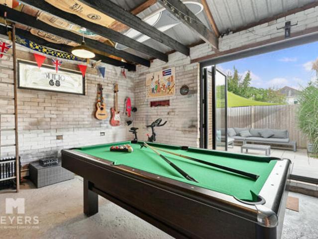 Farm for sale in Bournemouth, Bournemouth, Christchurch and Poole