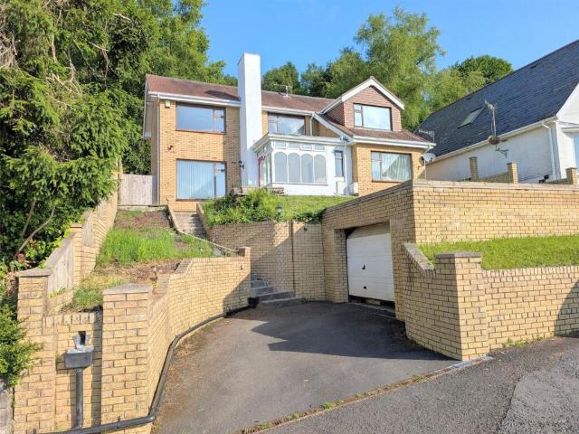 Farm for sale in Ynystawe