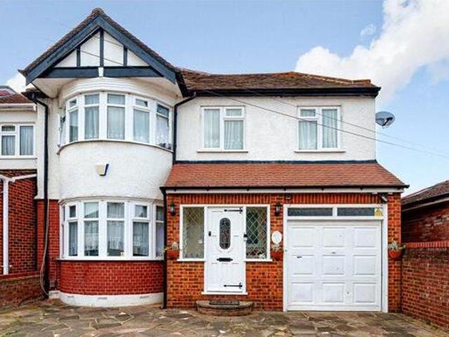 House for sale in Little Stanmore, Greater London