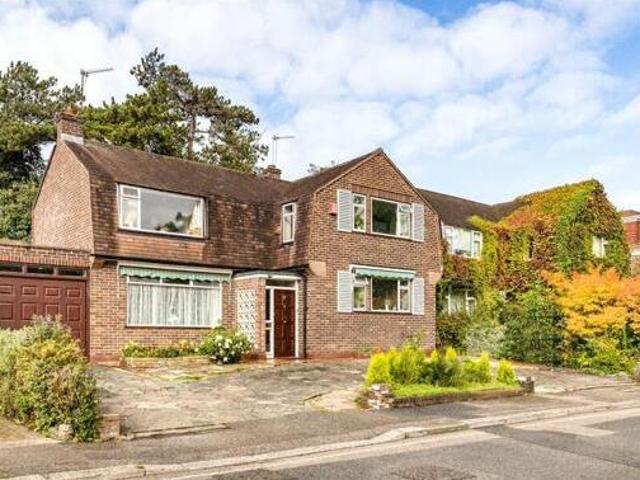 House for sale in Little Stanmore, Greater London