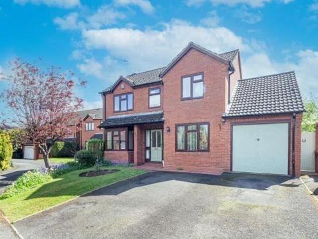 House for sale in Stoke Pound, Bromsgrove