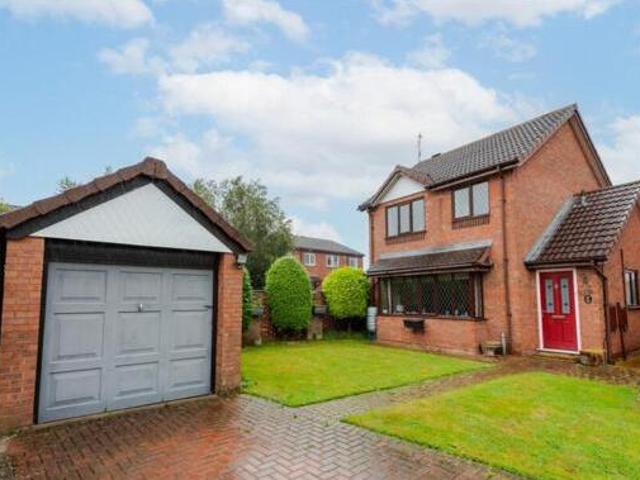 House for sale in Stoke Pound, Bromsgrove