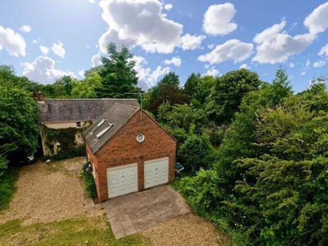 House for sale in Stone, Baswich