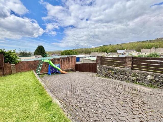 Farm for sale in Pontardawe, Clydach, Wales