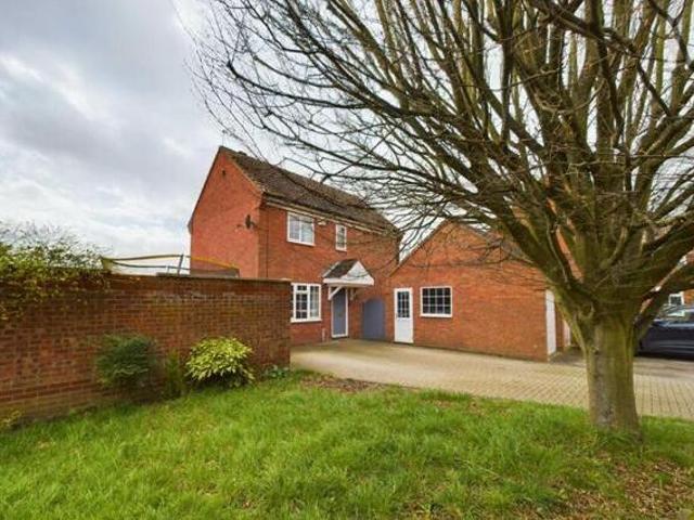 House for sale in Victoria Park, Aylesbury