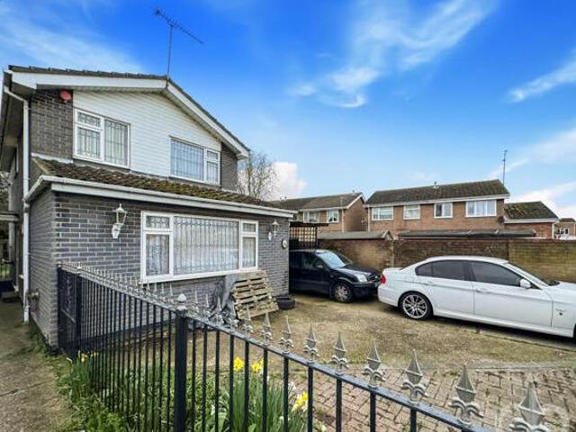 House for sale in Tilbury, Essex