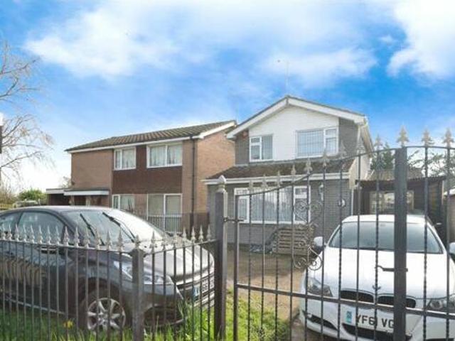 House for sale in Tilbury, Essex
