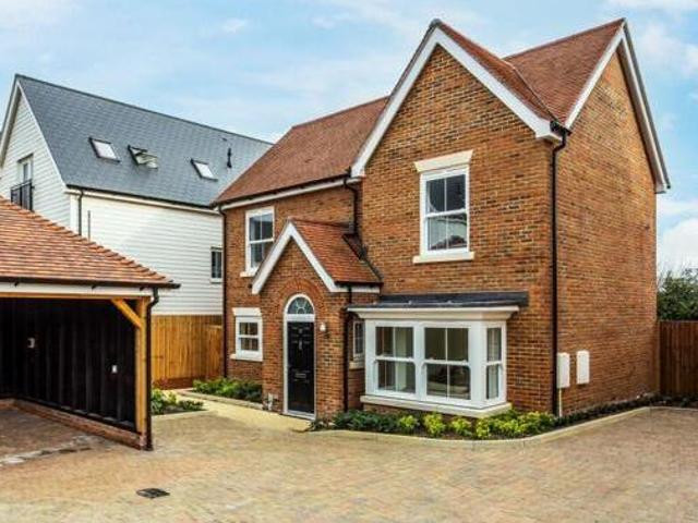 House for sale in Hawkenbury, Sandown Park
