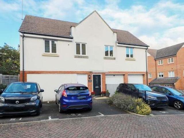 House for sale in Uxbridge, Greater London