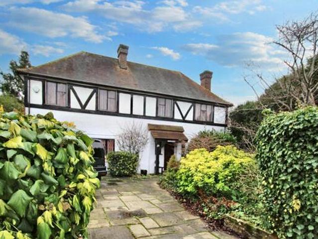 House for sale in Uxbridge, Greater London