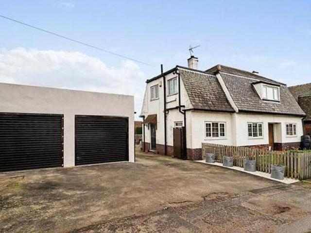 House for sale in Horbury, West Yorkshire