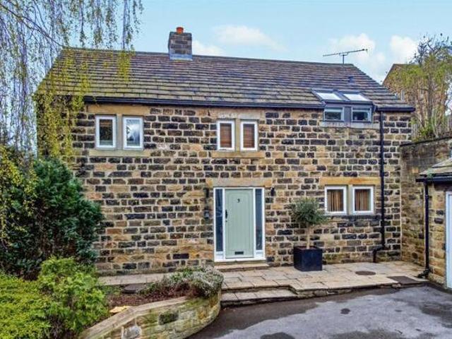 House for sale in Newmillerdam, West Yorkshire