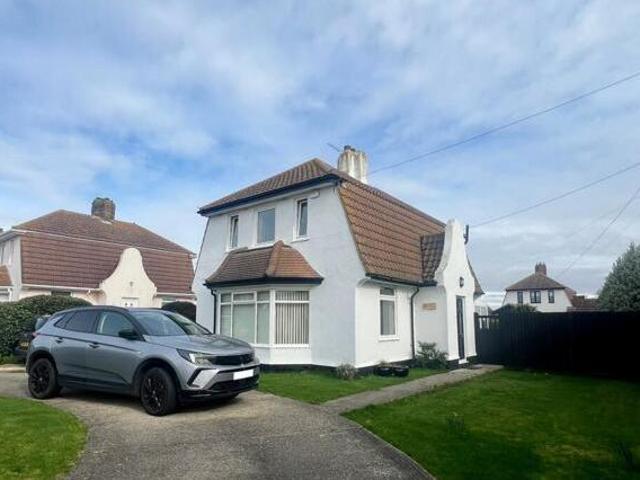 House for sale in Frinton and Walton, Dale Hill