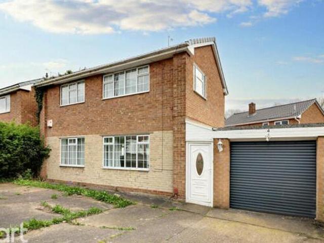 House for sale in Warmsworth, South Yorkshire