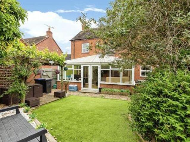 House for sale in Green Close, Warwickshire