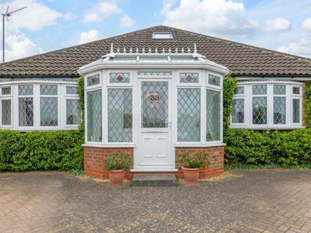 House for sale in Green Close, Warwickshire