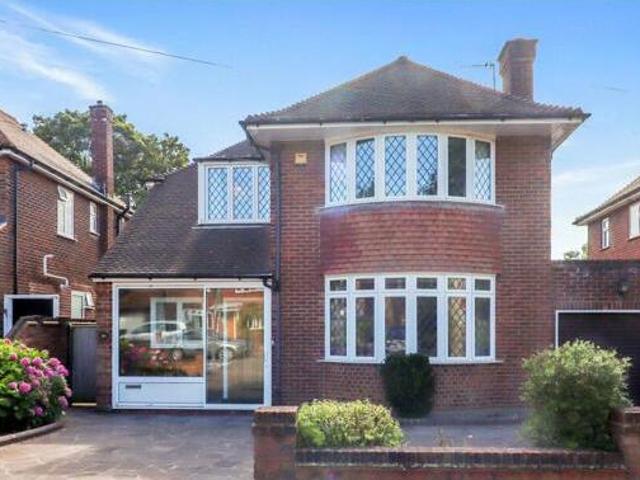 House for sale in Cassiobury Estate, Watford