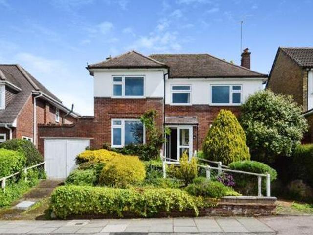 House for sale in Cassiobury Estate, Watford