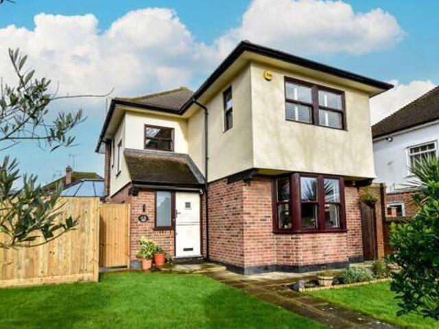 House for sale in Woodside, North Watford