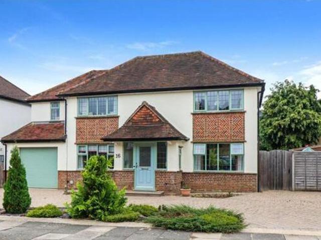 House for sale in Cassiobury Estate, Watford