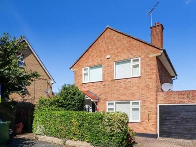 House for sale in Kingswood, Watford