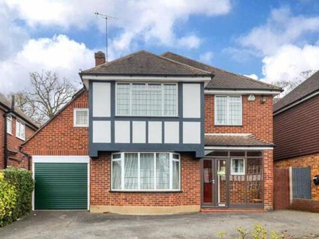 House for sale in Cassiobury Estate, Watford