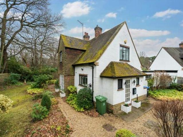 House for sale in West Byfleet, Woking