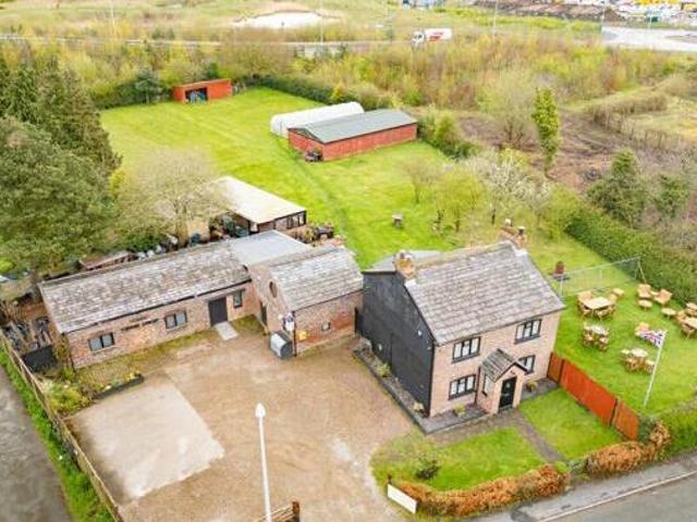 House for sale in Widnes, Liverpool City Region