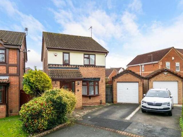 House for sale in Widnes, Liverpool City Region