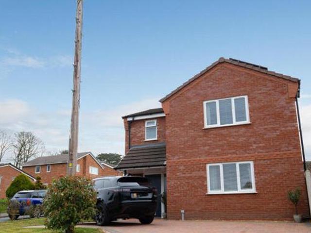 House for sale in Lower Wick, Worcestershire