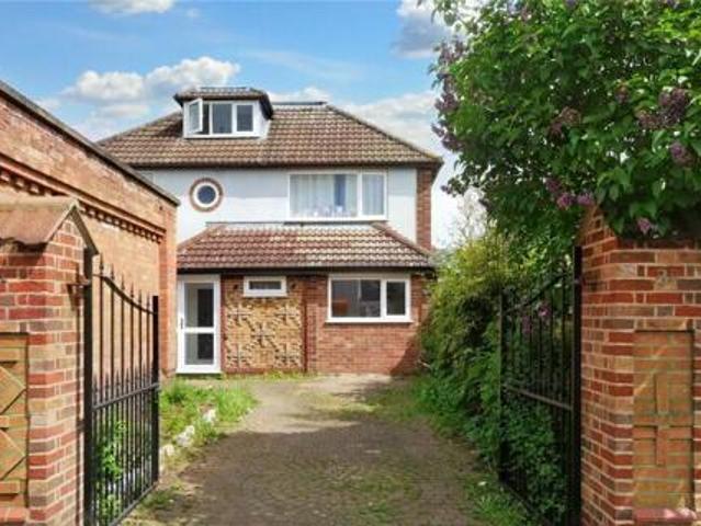 House for sale in Barbourne, Worcestershire