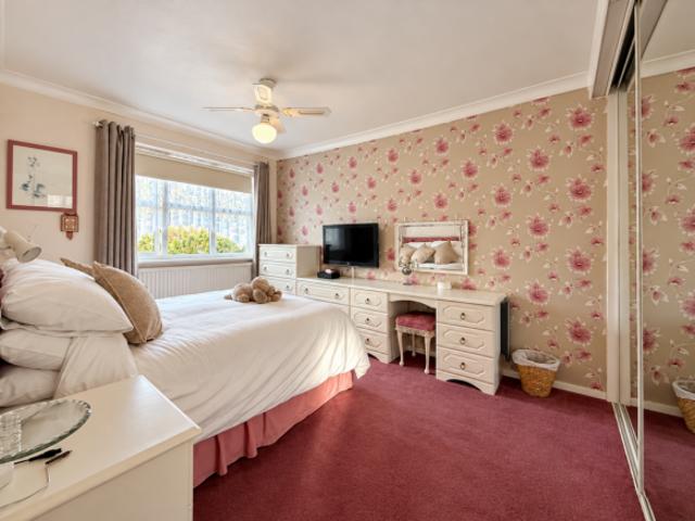 Farm for sale in Wake Green, Birmingham