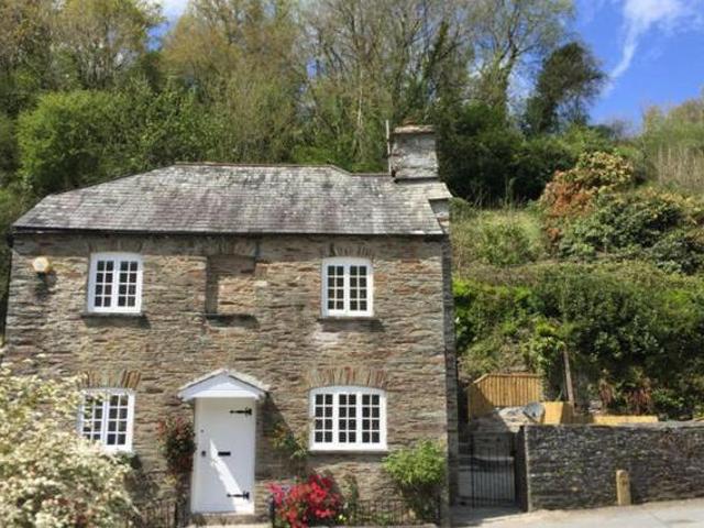 House for sale in Weir Quay, Devon