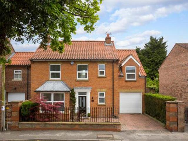 House for sale in High Field, York