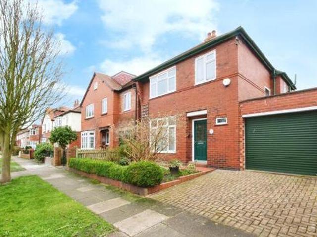 House for sale in High Field, York
