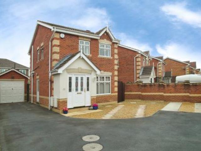 House for rent in Bruntcliffe, Leeds
